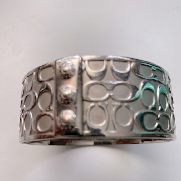 I inch wide, retro Coach bangle. Great condition. - Picture 2 of 8